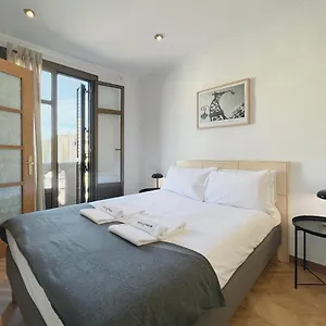 U-nique Calabria , Barcellona Spagna